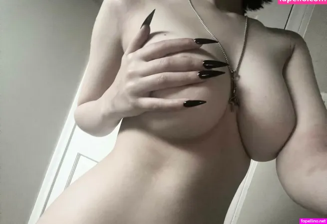 Syverinai OnlyFans Thumbnail #dHm6dqILZB