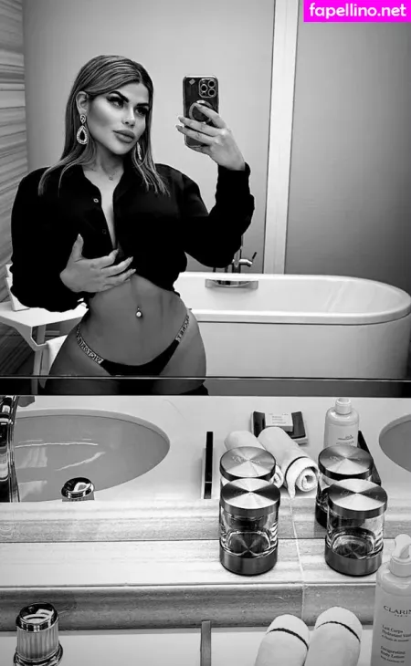 Tais Lambertini OnlyFans Thumbnail #2iUIWV8YO6