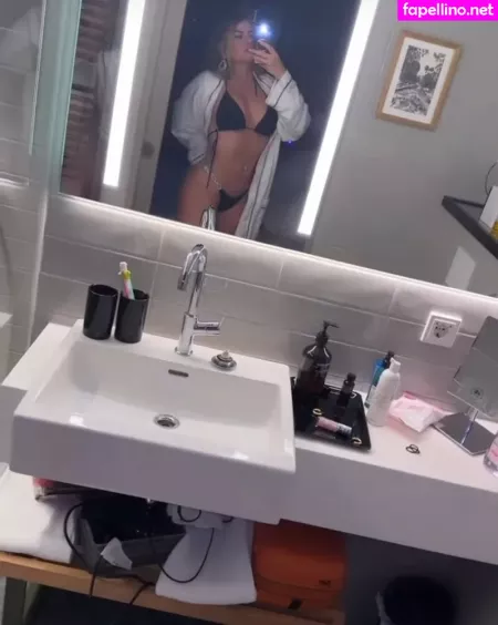 Tais Lambertini OnlyFans Thumbnail #wwFZMJUNPz