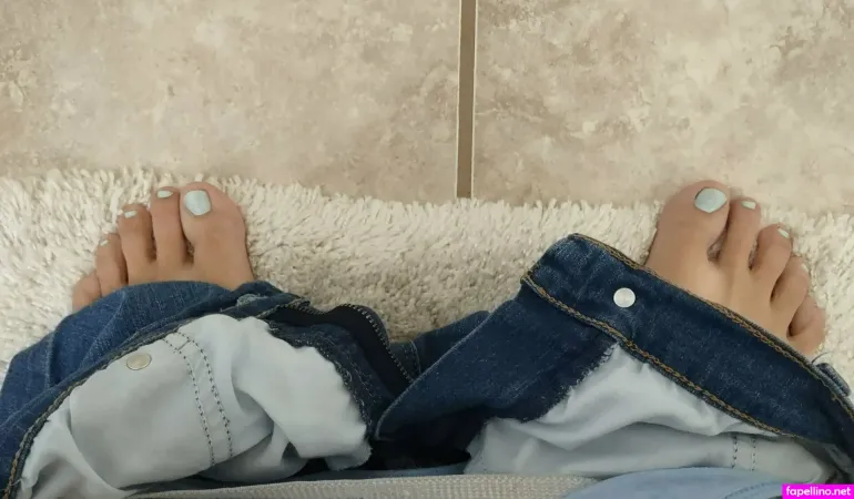 Take My Feet OnlyFans Thumbnail #0wSkLXgbAI