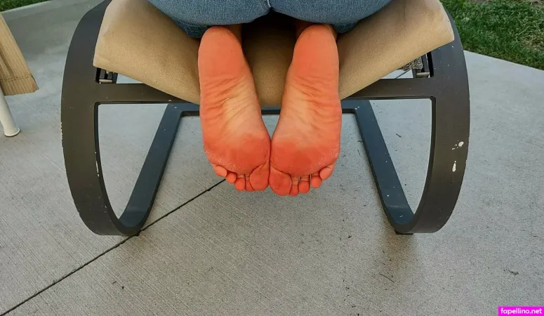 Take My Feet OnlyFans Thumbnail #ARVAosqKka