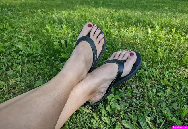 Take My Feet OnlyFans Thumbnail #MNocwEyErb