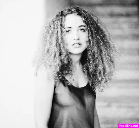 Tal Wilkenfeld OnlyFans Thumbnail #iEICtYlE3H