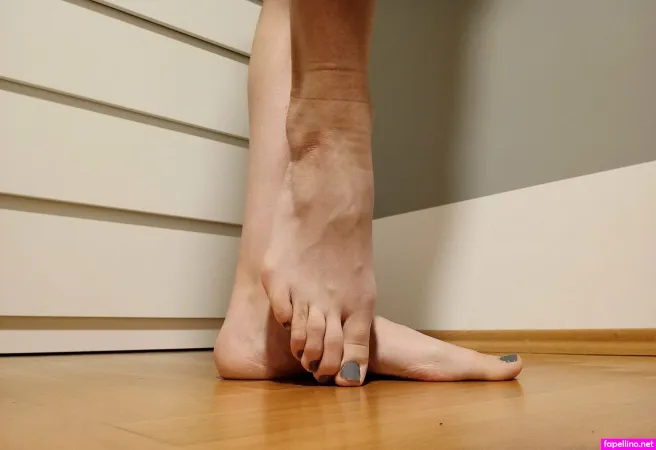 Tallgirlwithfeets OnlyFans Thumbnail #Wyzs2neJBd