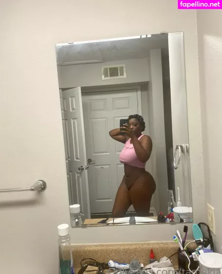 Tamekia OnlyFans Thumbnail #07M9gAl5NP