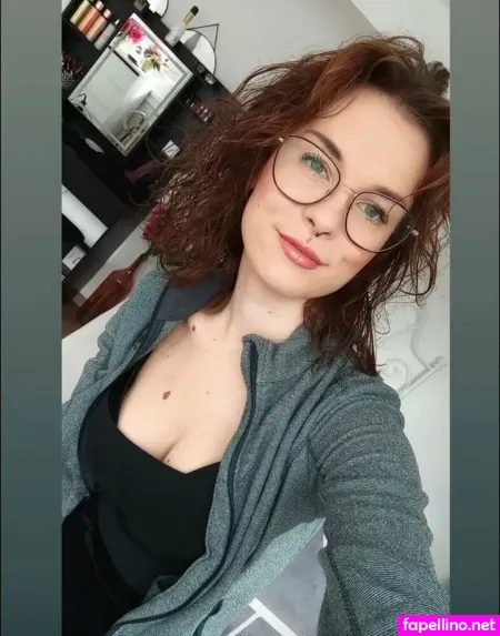 Tanjanovak OnlyFans Thumbnail #sTCZm4de0b