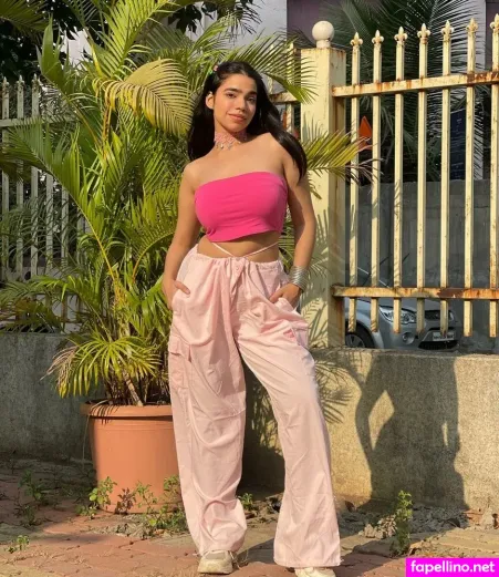 Tanya Khanna OnlyFans Thumbnail #8QzzQahknU