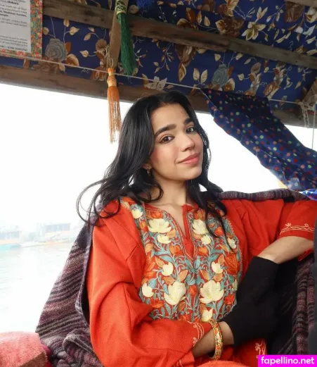 Tanya Khanna OnlyFans Thumbnail #X1Prm8k64q