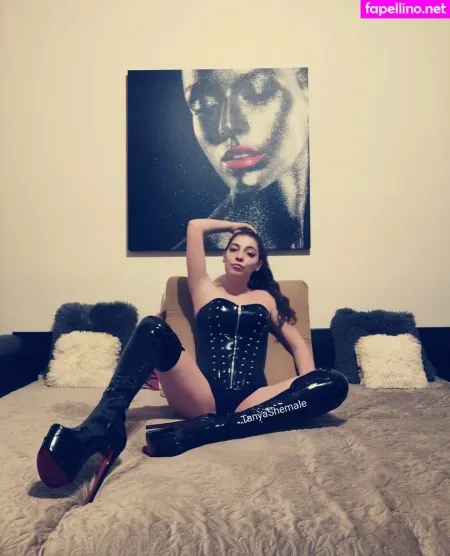 Tanyadomm OnlyFans Thumbnail #wFNAz8r28r