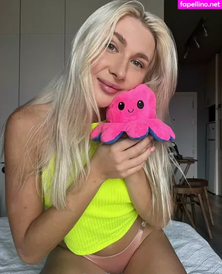 Tanyahoney OnlyFans Thumbnail #OgBzAsMPAb