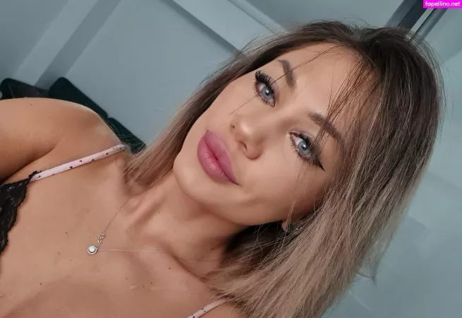 Tanyalust OnlyFans Thumbnail #t3LOXIVanp