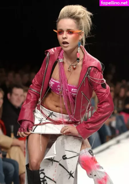 Taryn Manning OnlyFans Thumbnail #asVaWyBrxe