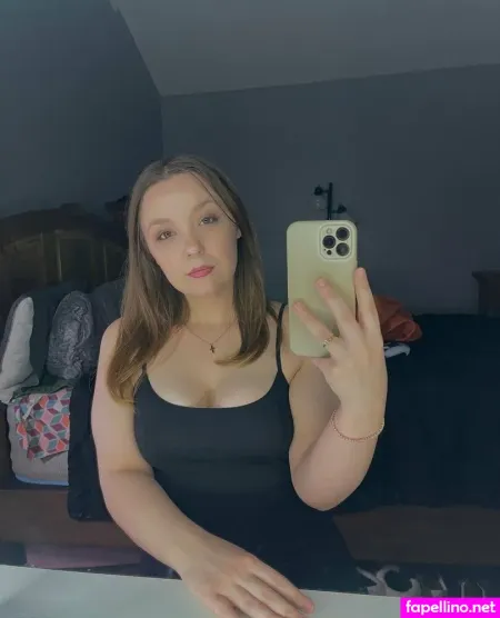 Tastieellie OnlyFans Thumbnail #TyWhGZ0hrJ