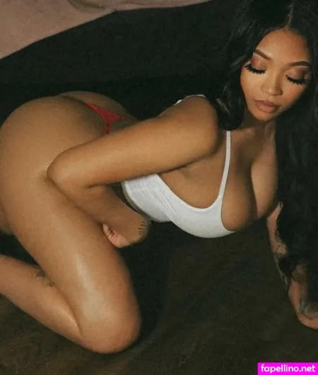 Tati Monaaee OnlyFans Thumbnail #7eO0TgSXyu