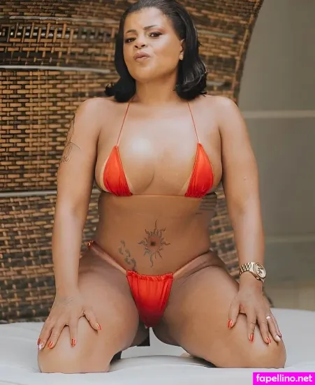 Tati Quebra Barraco Main Profile Photo