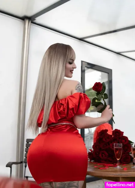 Tatiananevesfree OnlyFans Thumbnail #OySZSotG9y