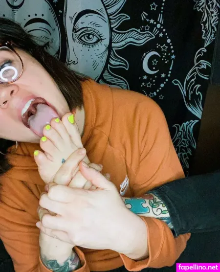 Tatsandtoess OnlyFans Thumbnail #J2qV4r6PYT