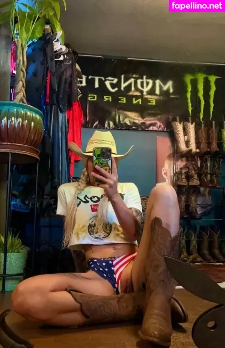 Tatted Lady OnlyFans Thumbnail #7qPjBVuT63