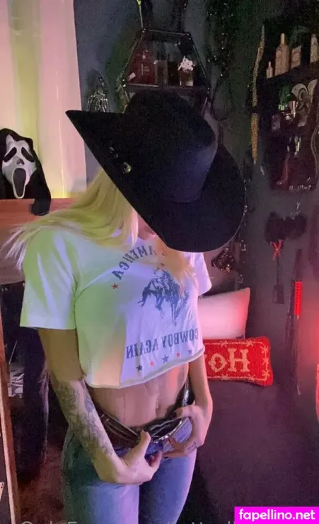 Tattedladyfree OnlyFans Thumbnail #6YOykWNaMl