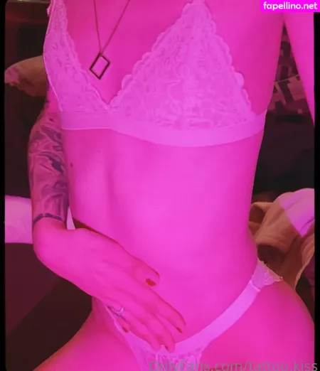 Tattoo Kiss OnlyFans Thumbnail #Gp5xn6Wc8p