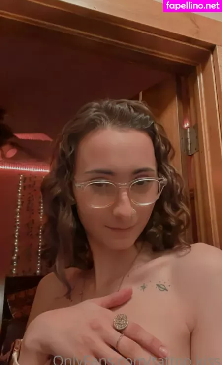 Tattoo Kiss OnlyFans Thumbnail #burLM8Ob5t