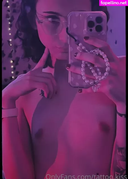 Tattoo Kiss OnlyFans Thumbnail #myK8pZ9k4w