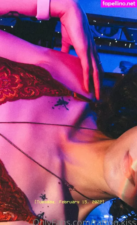 Tattoo Kiss OnlyFans Thumbnail #wMZywpyFqf
