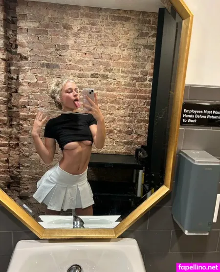 Taviathevix 2 OnlyFans Thumbnail #WwzCzxv91C