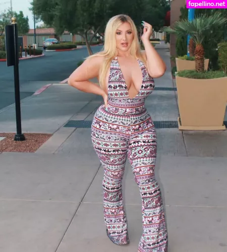 Taya Christian OnlyFans Thumbnail #m8IgLc03Nl