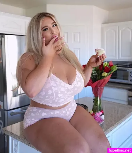 Taya Rae Christian OnlyFans Thumbnail #A4xZtSZooz
