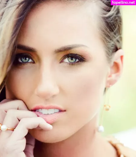 Taylor Altom OnlyFans Thumbnail #2oxsKB0l4v