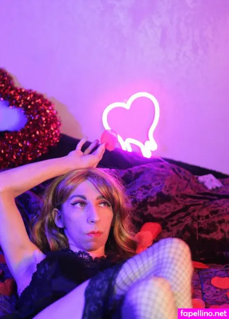 Taylor Mourning OnlyFans Thumbnail #70adL4Avbc