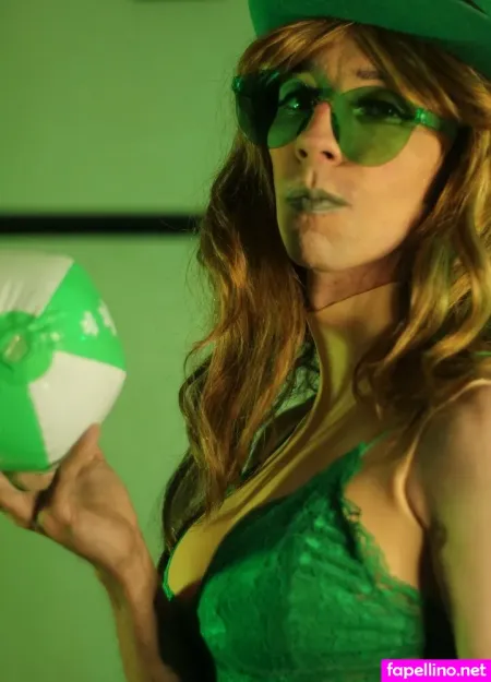 Taylor Mourning OnlyFans Thumbnail #XAy3AJXCKL