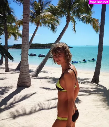 Taylor Swift OnlyFans Thumbnail #smISk6vqIH