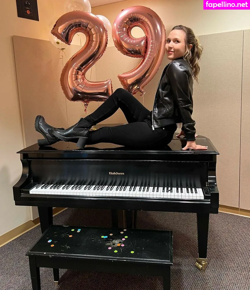 taylortomlinson Nude Leaked OnlyFans Photo #4f0LCUk8Sx