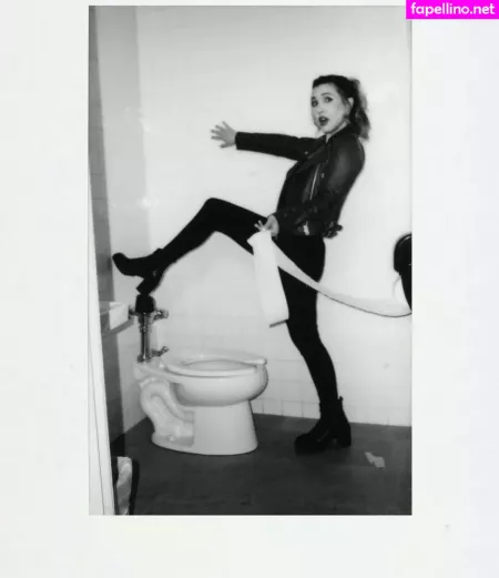 Taylor Tomlinson OnlyFans Thumbnail #dkGN3Blfvs