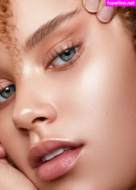 Taynara Wolf OnlyFans Thumbnail #ssz7JshwEl