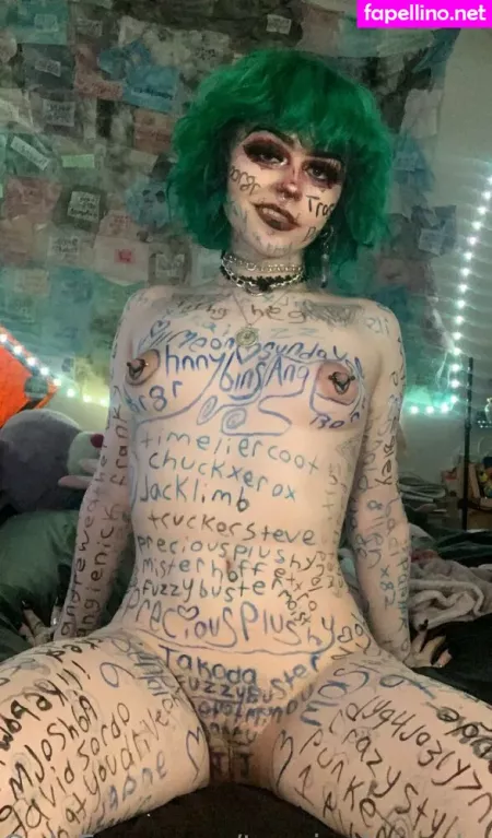 Teasinglytrashed OnlyFans Thumbnail #Ef1m7wgZuf