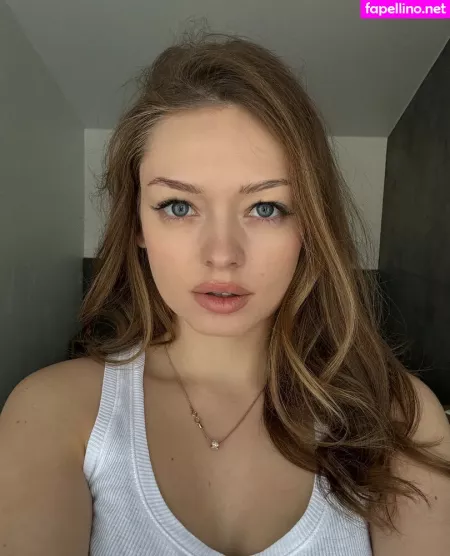 Teen Mia OnlyFans Thumbnail #vnHia49GgW