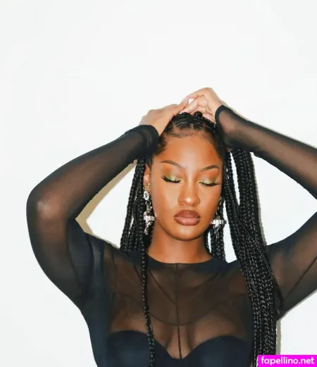 Tems OnlyFans Thumbnail #1qF9JHr3IT