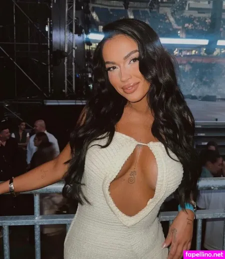 Teodora OnlyFans Thumbnail #M1XusqQ5zI