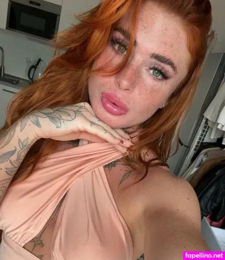 Terezkafoxiee OnlyFans Thumbnail #4Sw2C2P2ei