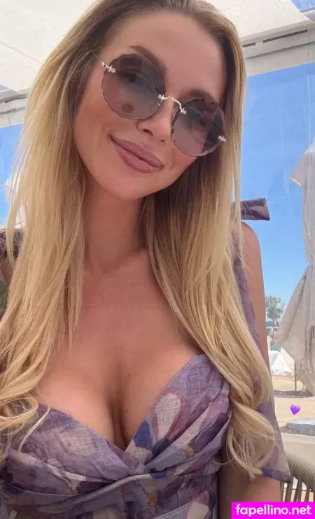 Tessa Hvel 1 Main Profile Photo