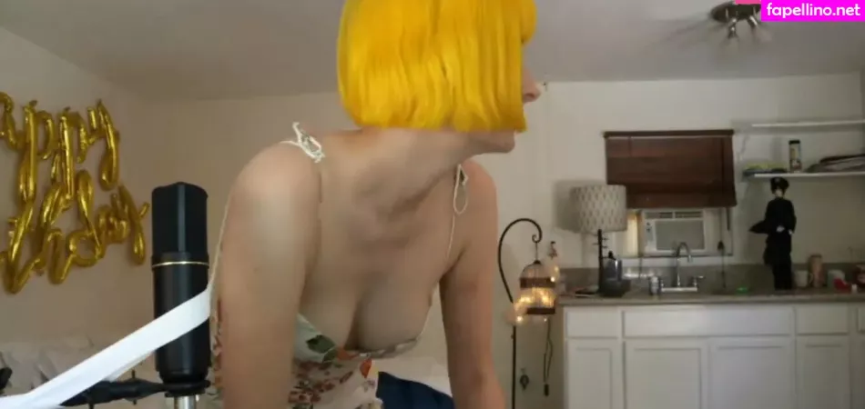 Tessa Violet OnlyFans Thumbnail #6PXMa2YWlw
