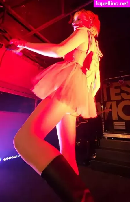 Tessa Violet OnlyFans Thumbnail #9tzqjMAndV