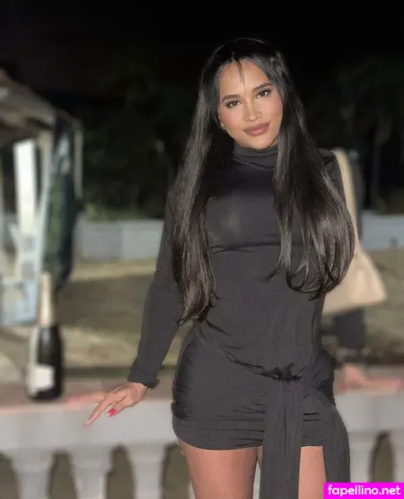 Thainaaccio OnlyFans Thumbnail #KDk4jEYuUW