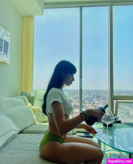 Thaiprincessviv OnlyFans Thumbnail #N9eJyXbvjf