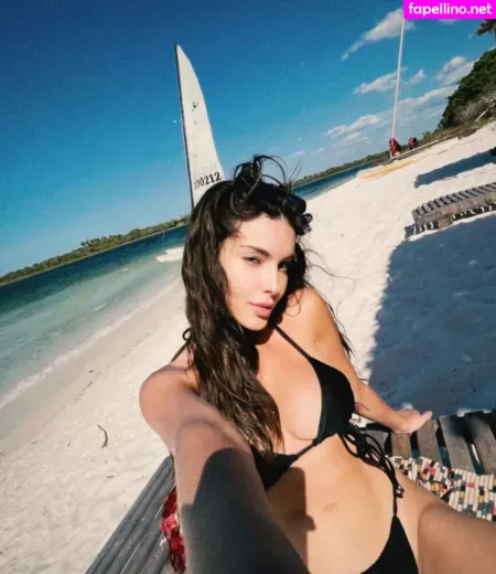 Thais Braz OnlyFans Thumbnail #33KZr5Jh28