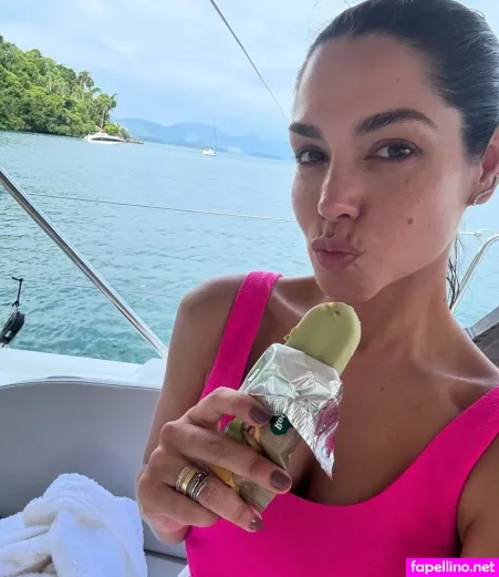 Thais Fersoza Main Profile Photo