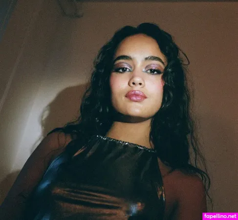 Thalia Besson OnlyFans Thumbnail #t156dO6bEt